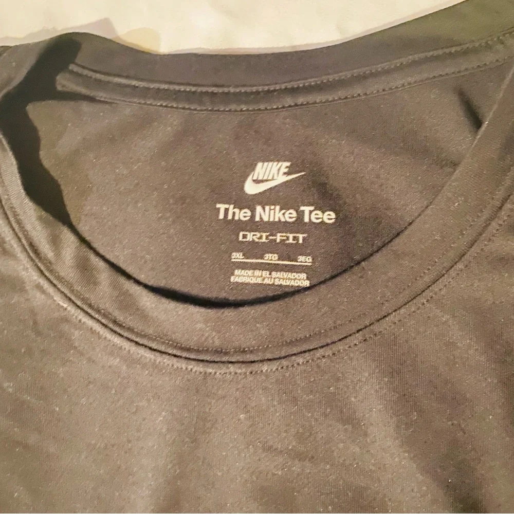 Nike Men's Black Short Sleeve Tee NWOT - Picture 6 of 6